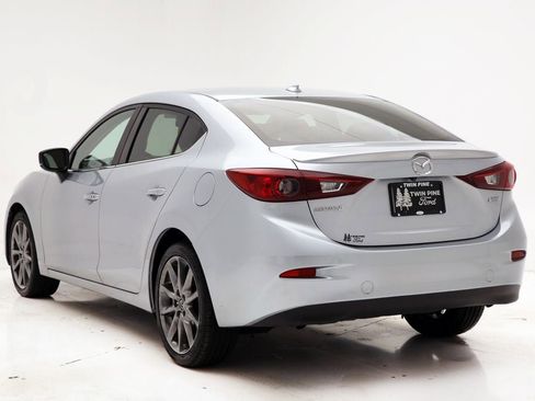 Used 2018 MAZDA MAZDA3 Touring image 6