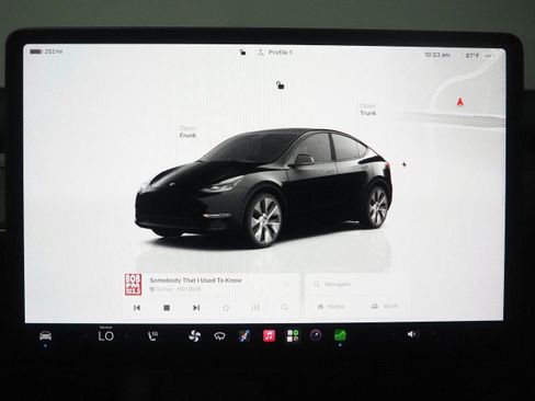 Used 2023 Tesla Model Y Long Range AWD/4WD image 26