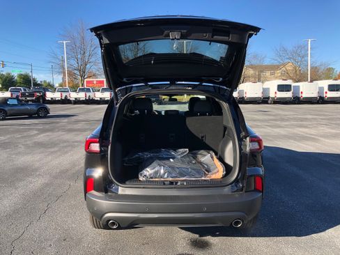 New 2026 Ford Escape ST-Line Select w/ Equipment Group 401A image 9