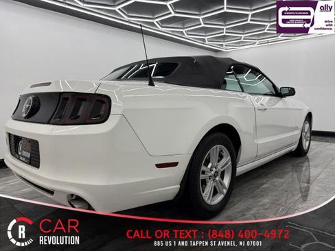 Used 2013 Ford Mustang Convertible image 7