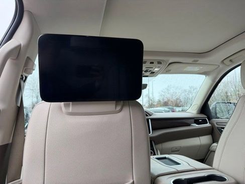 Used 2021 GMC Yukon XL Denali image 16