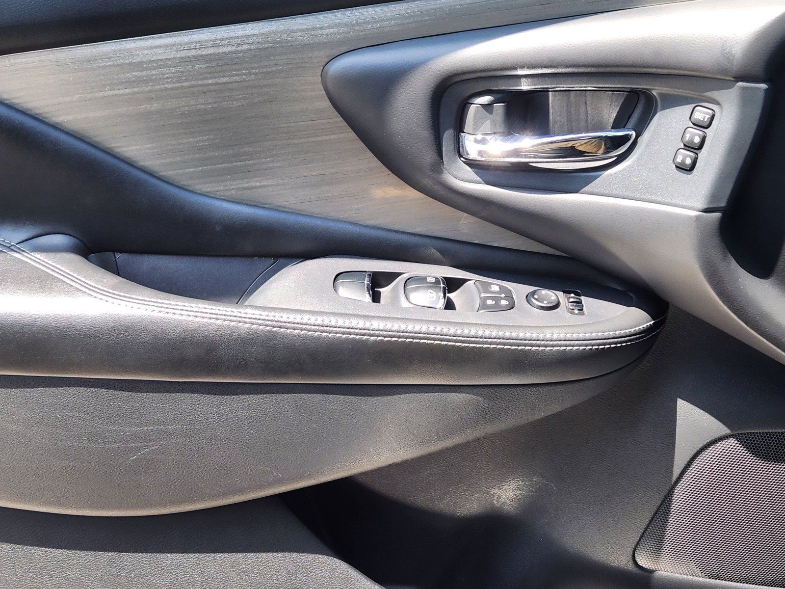 Used 2018 Nissan Murano Platinum FWD image 20