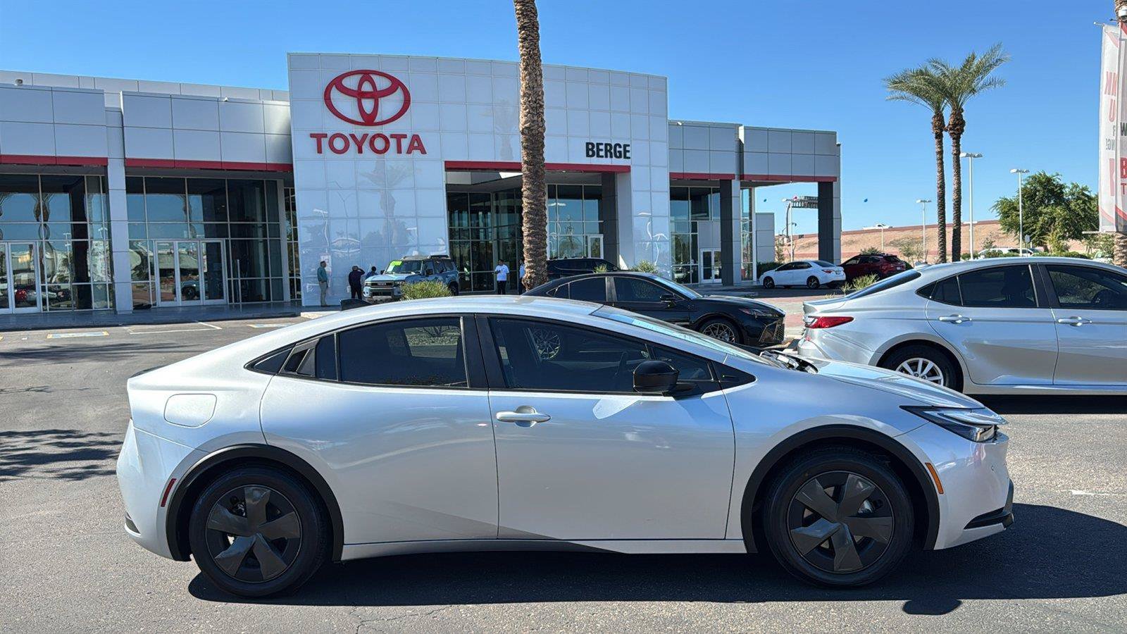 Certified 2026 Toyota Prius Plug-In Hybrid FWD image 10