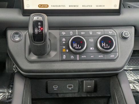 Certified 2024 Land Rover Defender 130 X-Dynamic SE image 22