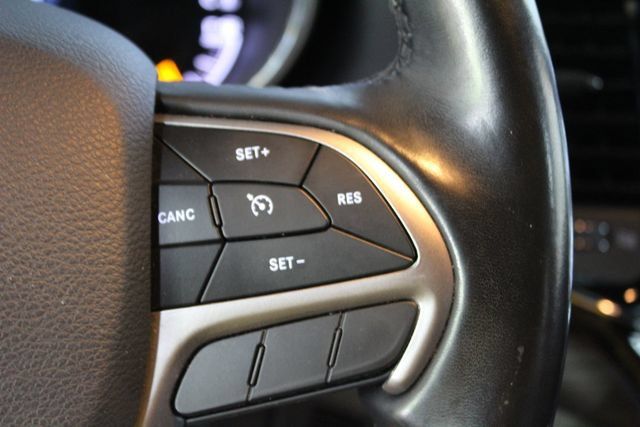 Used 2020 Jeep Grand Cherokee Altitude AWD/4WD image 17