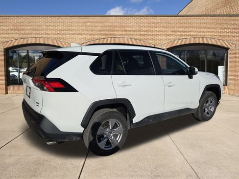 Used 2025 Toyota RAV4 XLE image 3