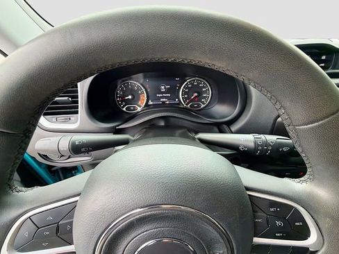 Used 2021 Jeep Renegade Latitude image 36