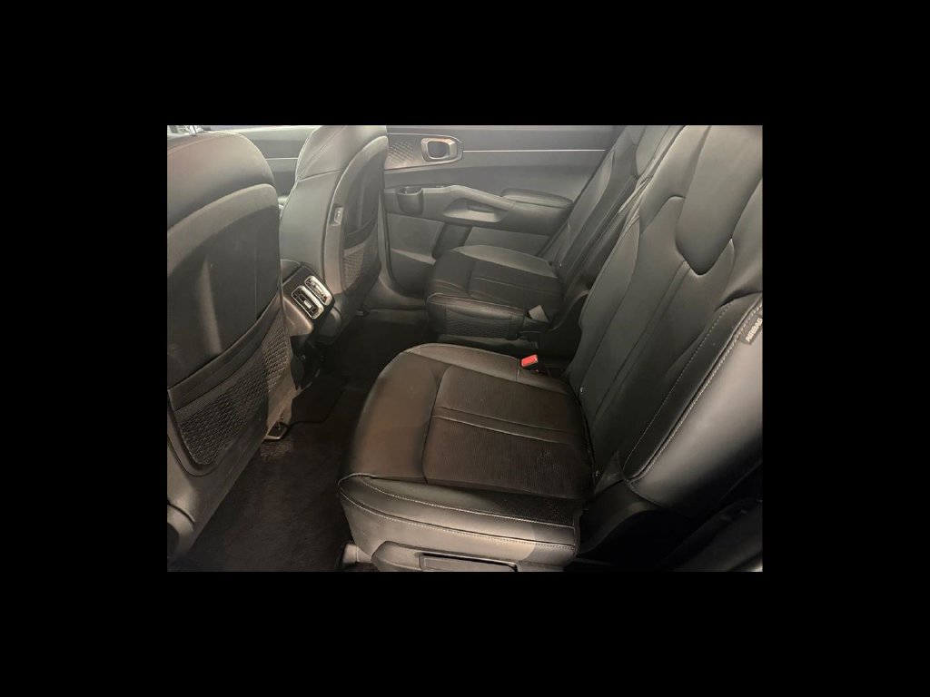 Used 2025 Kia Sorento EX AWD/4WD image 17