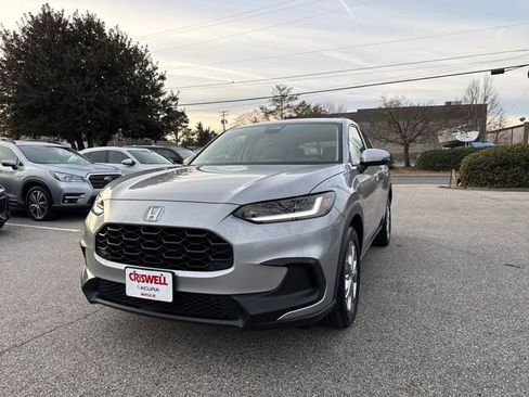 Used 2023 Honda HR-V LX image 1