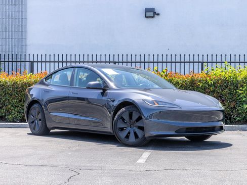Used 2025 Tesla Model 3 Long Range RWD image 16