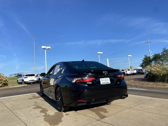 Used 2024 Toyota Camry SE FWD image 9