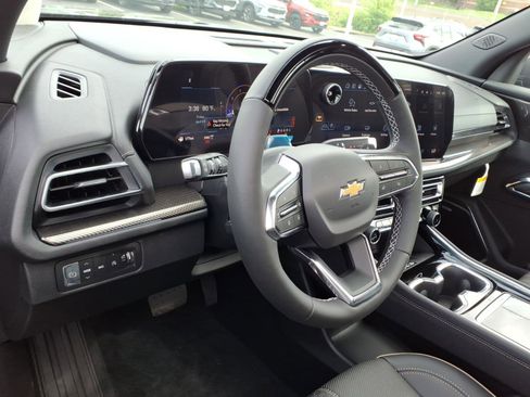 New 2026 Chevrolet Traverse High Country w/ LPO, Floor Liner Package AWD/4WD image 6