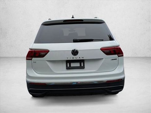 Used 2024 Volkswagen Tiguan SE image 6