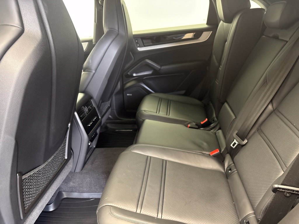 Certified 2024 Porsche Cayenne S AWD/4WD image 20