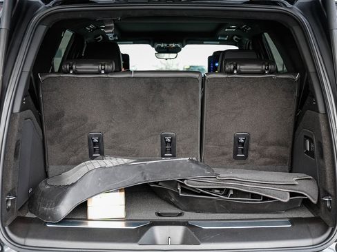 Used 2025 Cadillac Escalade V image 27