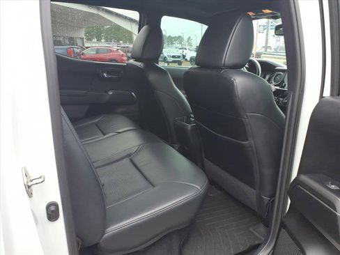 Used 2019 Toyota Tacoma TRD Off-Road image 13