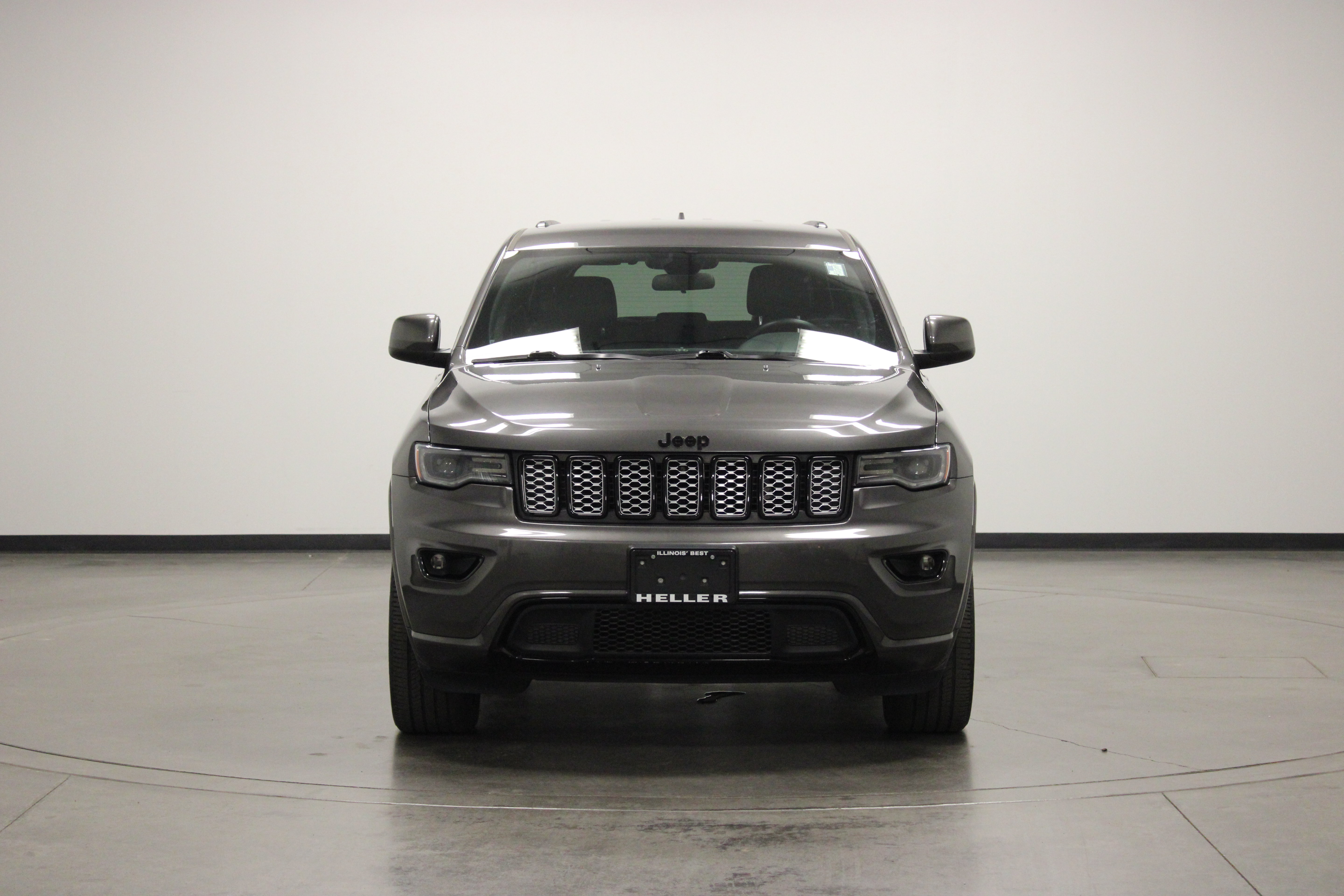 Used 2021 Jeep Grand Cherokee Laredo X RWD image 3