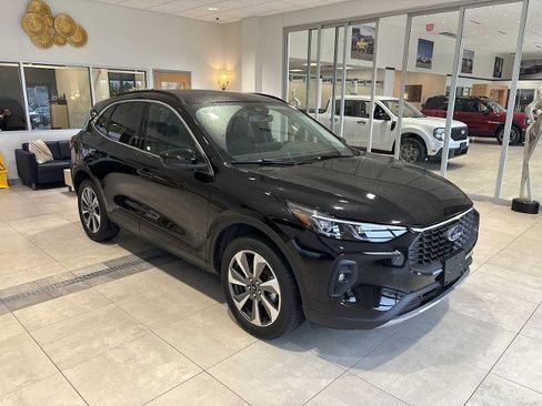 Certified 2025 Ford Escape Platinum image 1