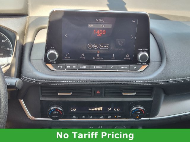 Used 2024 Nissan Rogue SV FWD image 16