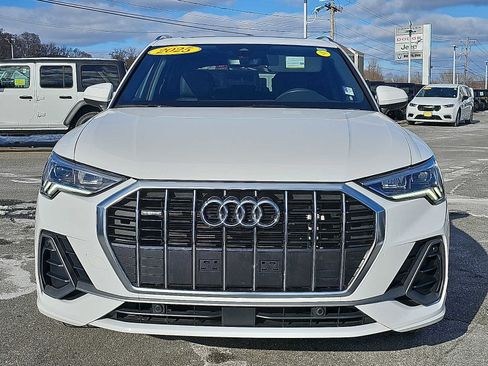Used 2025 Audi Q3 2.0T Premium image 2