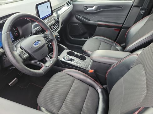 Used 2023 Ford Escape ST-Line image 3