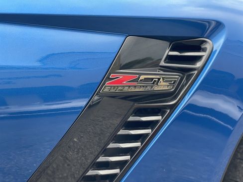 Used 2016 Chevrolet Corvette Z06 w/ 3LZ Preferred Equipment Group RWD image 8