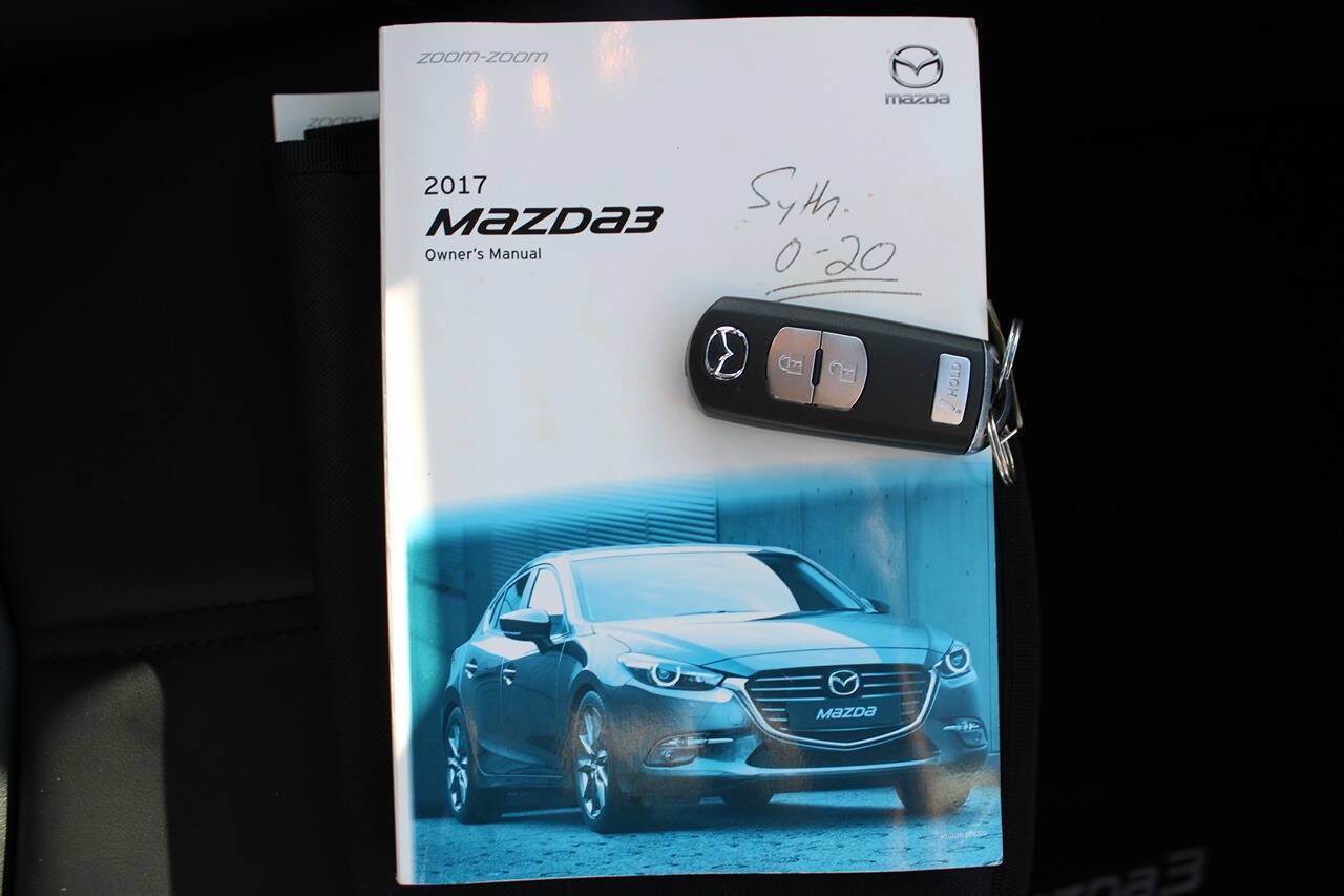Used 2017 MAZDA MAZDA3 Touring FWD image 43