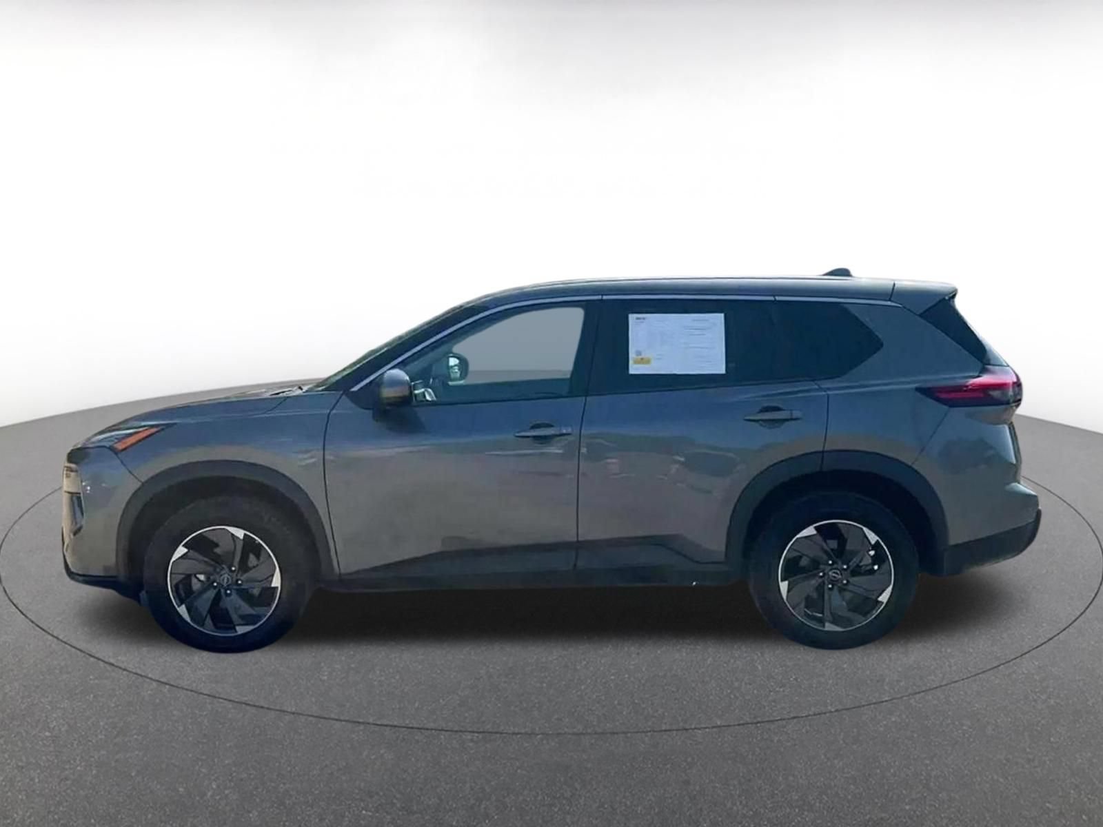 Used 2025 Nissan Rogue SV FWD image 8