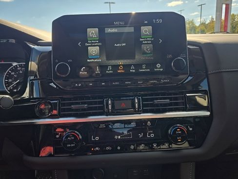 New 2025 Nissan Pathfinder SL image 19