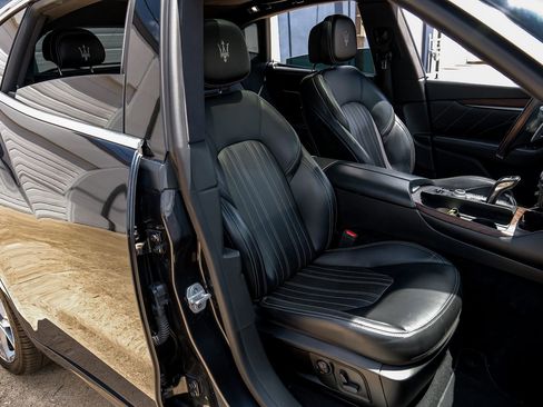 Used 2019 Maserati Levante S GranLusso image 32