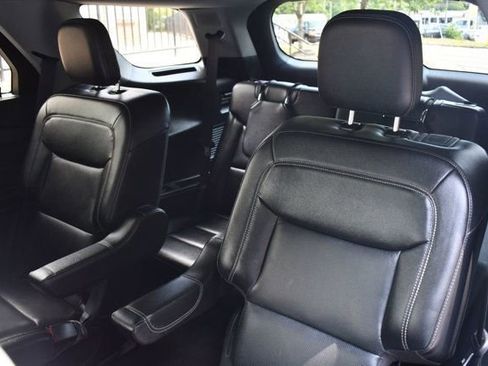 Used 2022 Ford Explorer Limited w/ Equipment Group 301A image 35