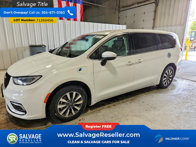 Used 2023 Chrysler Pacifica Touring-L FWD image 1