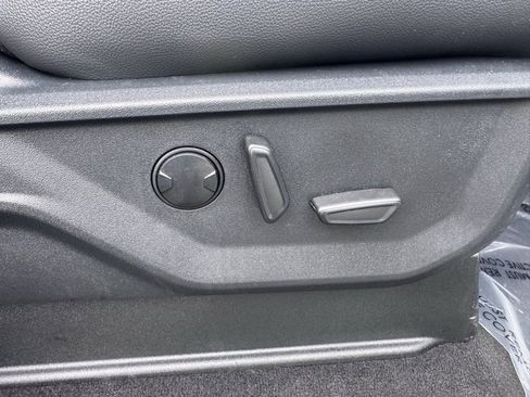 Used 2025 Ford F450 Lariat image 32