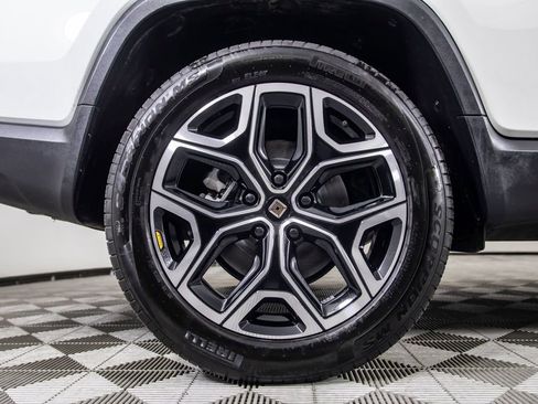 Used 2025 Rivian R1T Adventure AWD/4WD image 37