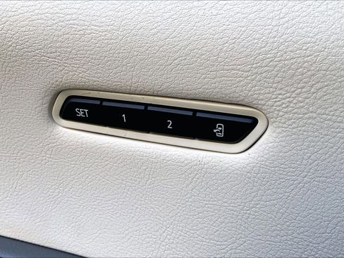 Used 2021 Cadillac XT5 Premium Luxury image 64