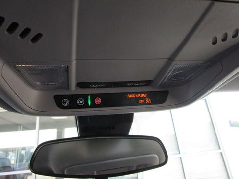 Used 2023 Chevrolet Equinox LT w/ LPO, Floor Liner Package FWD image 36