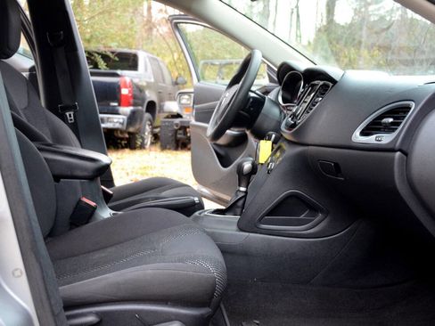 Used 2015 Dodge Dart SE w/ Convenience Group image 10