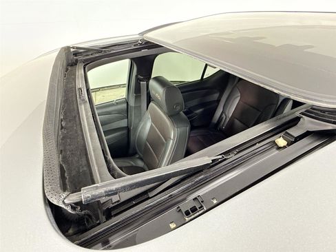 Used 2023 Chevrolet Traverse High Country image 24