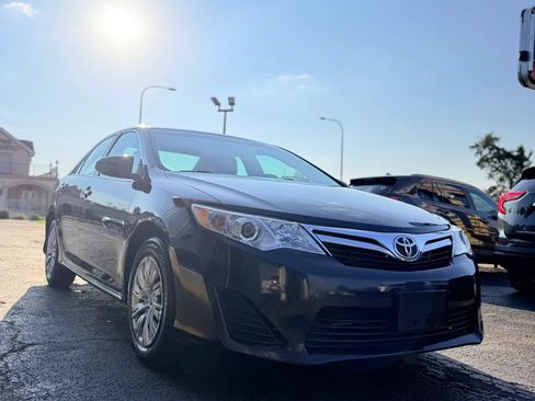 Used 2012 Toyota Camry LE FWD image 3