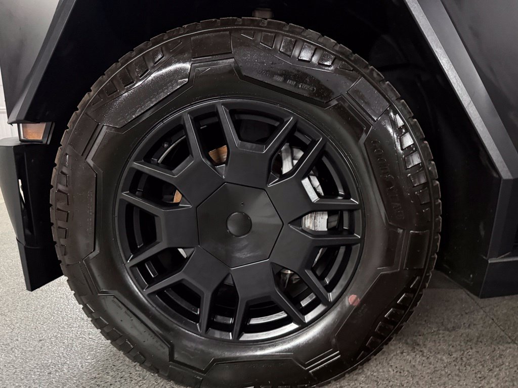 Used 2024 Tesla Cybertruck Cyberbeast AWD/4WD image 17