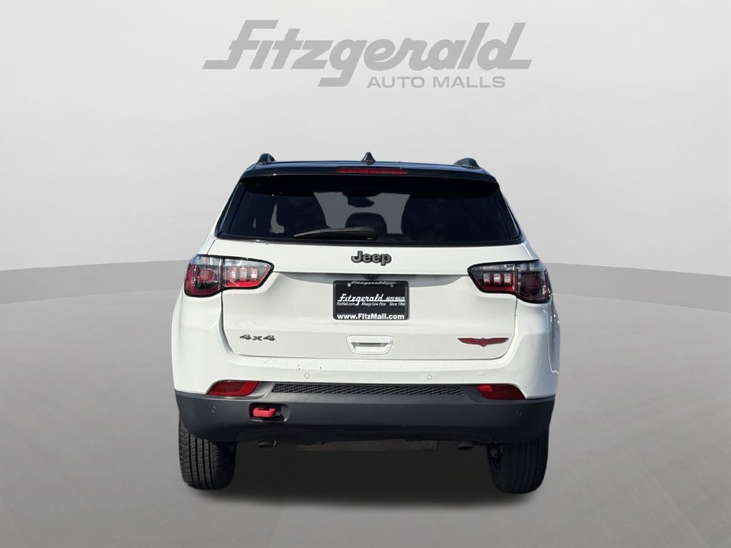 Used 2024 Jeep Compass Trailhawk AWD/4WD image 9
