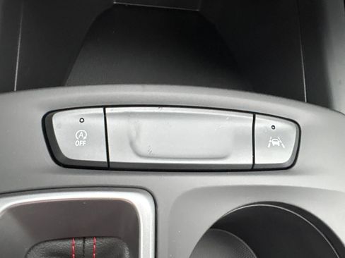 New 2026 Chevrolet Trax RS w/ Sunroof Package FWD image 24