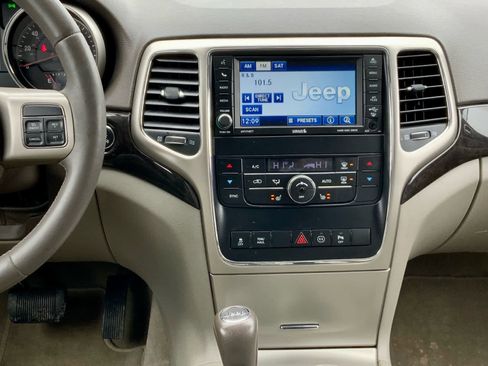Used 2012 Jeep Grand Cherokee Laredo image 40