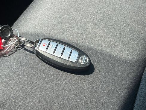 Used 2025 Nissan Altima 2.5 SV FWD image 21