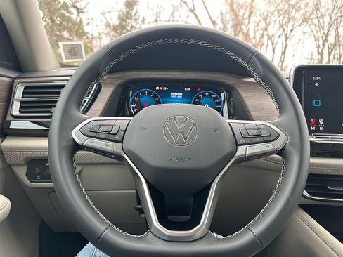 New 2026 Volkswagen Atlas SEL image 7