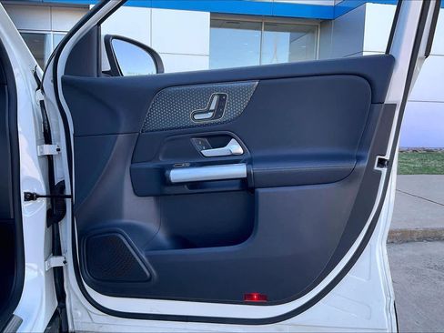 Used 2025 Mercedes-Benz GLA 250 image 22
