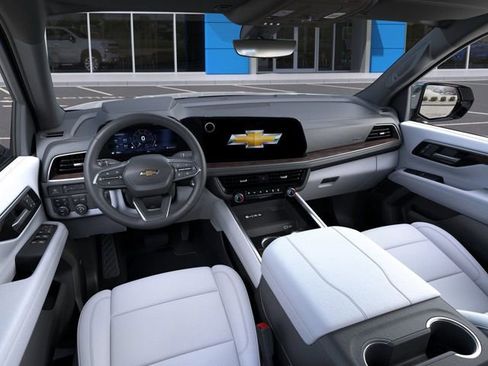 New 2025 Chevrolet Suburban Premier image 15