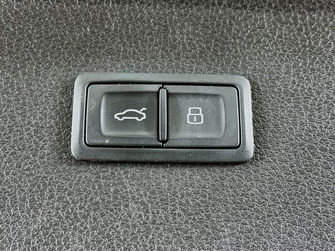 Used 2018 Audi Q5 Prestige image 30