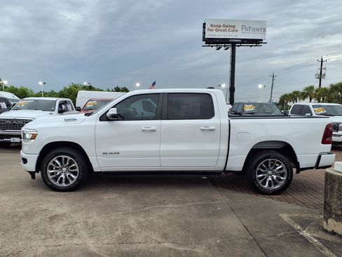 Used 2023 RAM 1500 Laramie AWD/4WD image 9
