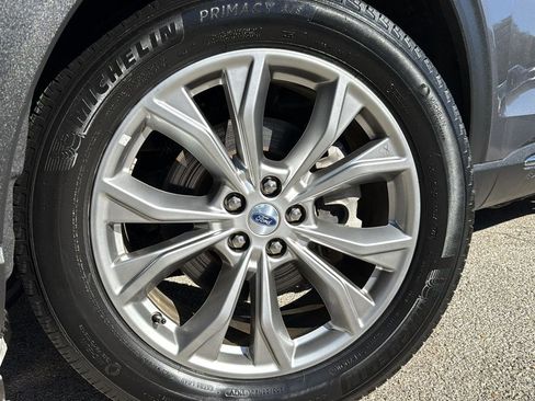 Used 2023 Ford Explorer Limited image 6